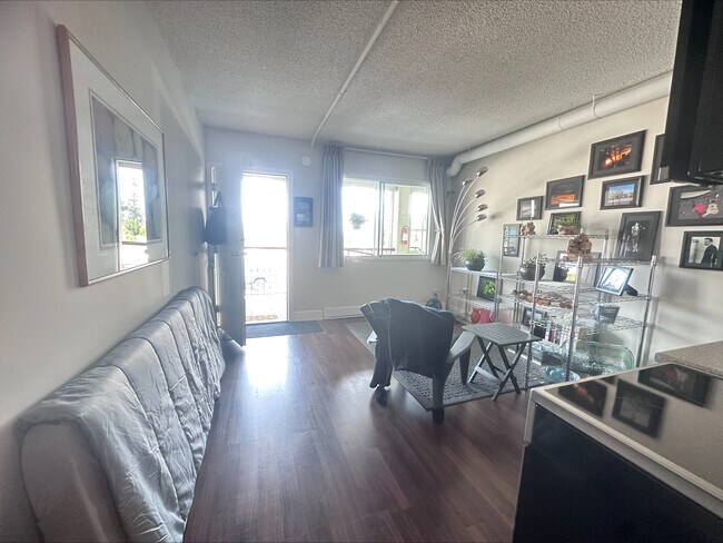 Photo du bâtiment - 1500 Dogwood St