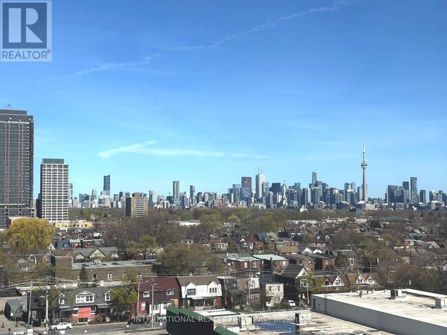 Building Photo - 1369 Bloor St W