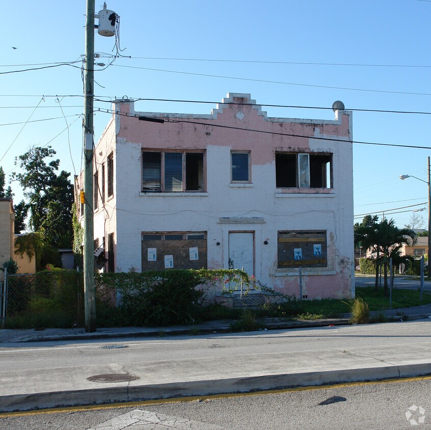 Building Photo - 6837 NW 6th Ave