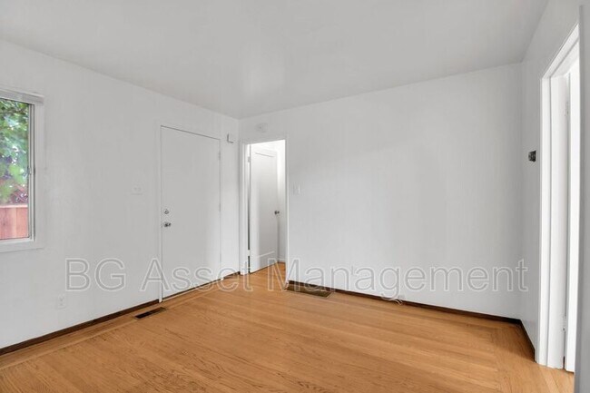 Building Photo - 3023 Yolo Ave