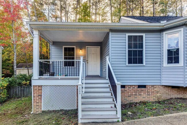 Covered Front Porch - 3308 Pinecrest Cir