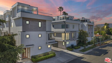 Building Photo - 733 N Gramercy Pl