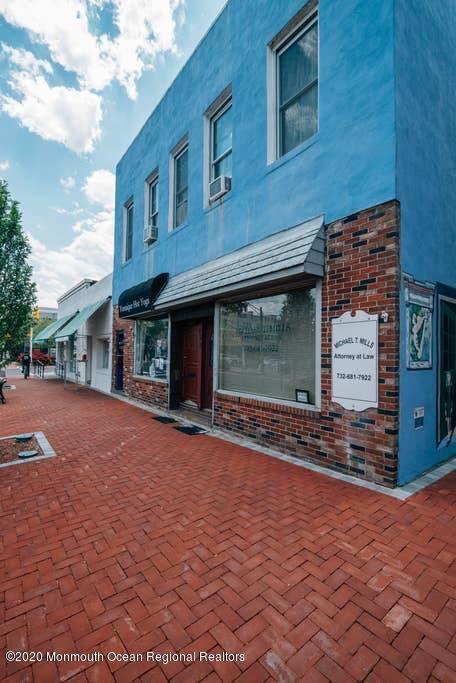 Primary Photo - 921 Main St
