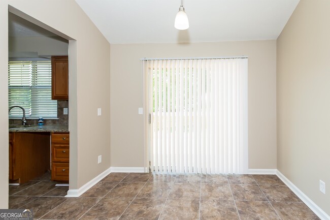 Building Photo - 2028 Marbut Forest Dr