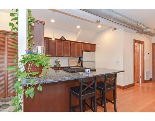 Foto del edificio - 176 Hillside St