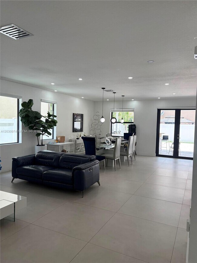 Foto del edificio - 3531 W 88th St