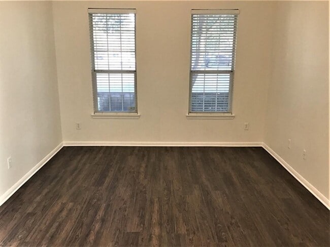 Building Photo - 15207 Henderson Point Dr