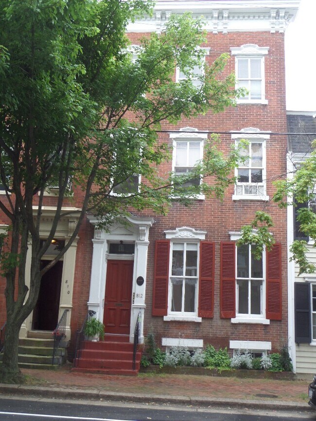 Building Photo - 812 Prince St