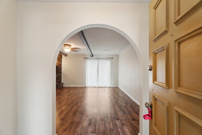 Foto del edificio - 2904 E Fort Worth St