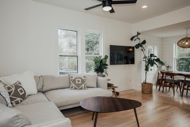Foto del edificio - 623 E Willamette Ave