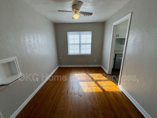 Foto del edificio - 2216 NE 24th St
