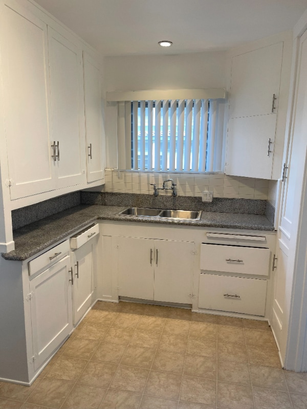 Building Photo - 117 E Fairview Ave