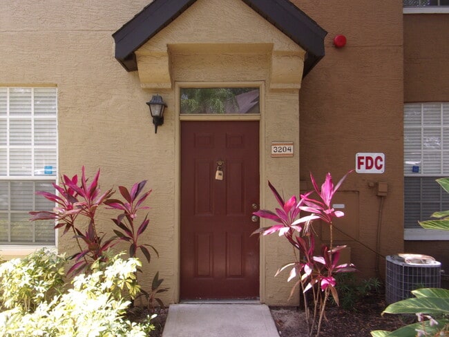 Front main entry - 6420 Raleigh St Apartment