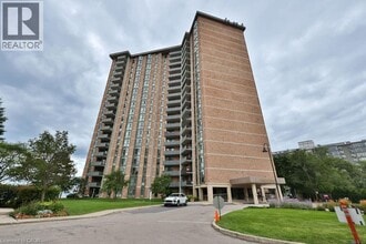 Building Photo - 5250 Lakeshore Rd.