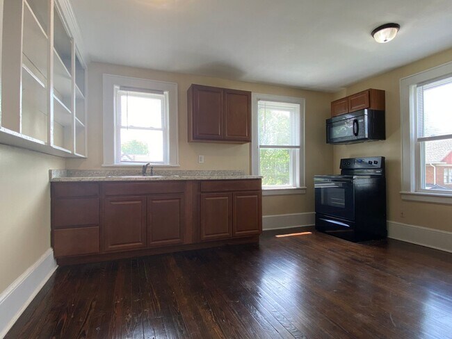 Foto del edificio - 1334 Chapman Ave SW