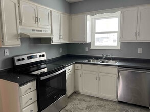 Building Photo - 8001 E 130th Ct