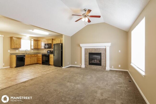 Building Photo - 1411 NW High View Dr, Grain Valley, MO 64029