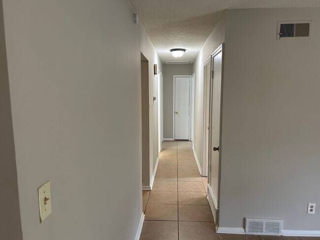 Building Photo - 6635 Birchfield Cir