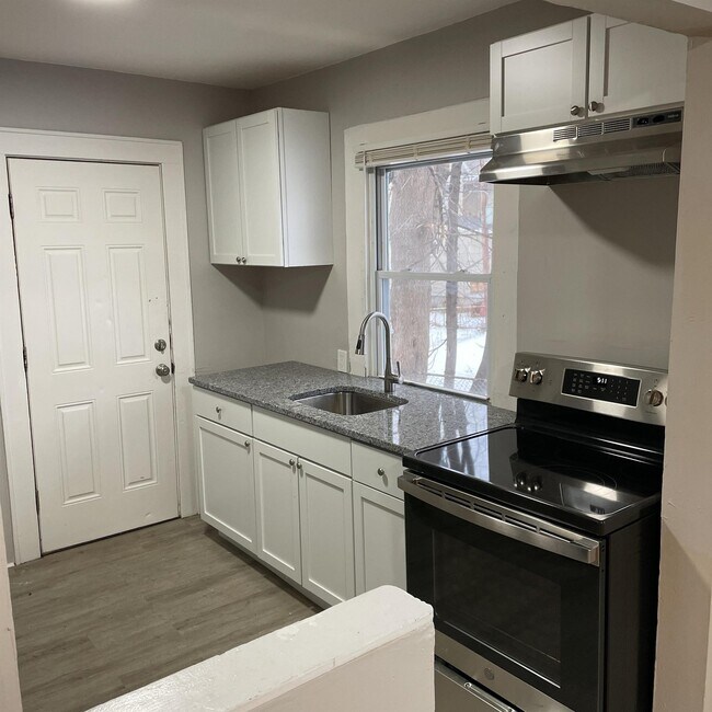 Foto del edificio - 378 Roycroft Dr