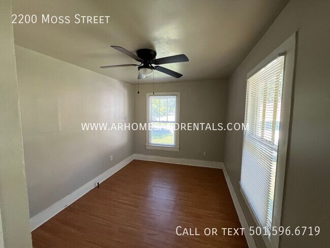 Foto del edificio - 2200 Moss St