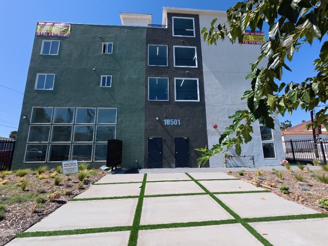 Photo - 10501 Wilmington Ave Apartment