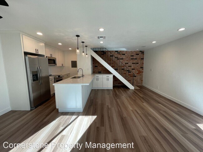 Building Photo - 2 br, 1 bath House - 240 Watson Dr #2