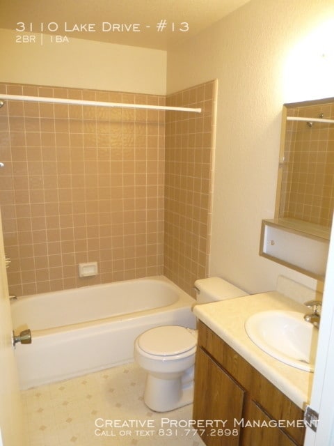 Building Photo - 3110 Lake Dr