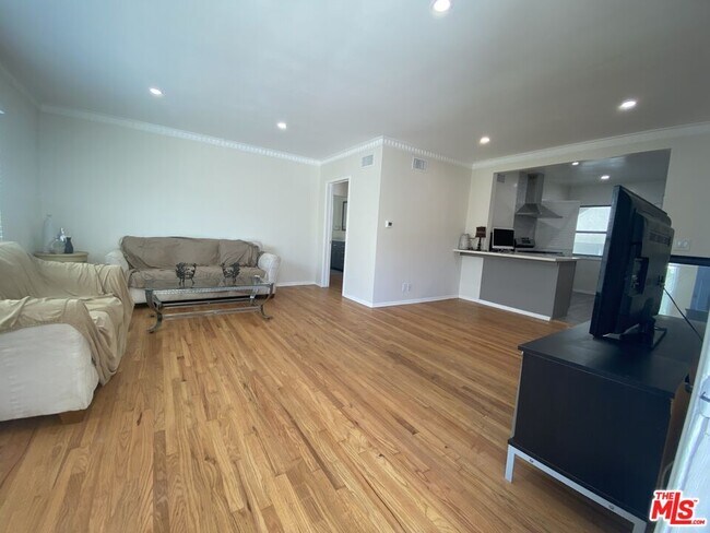 Foto del edificio - 1754 Glendon Ave