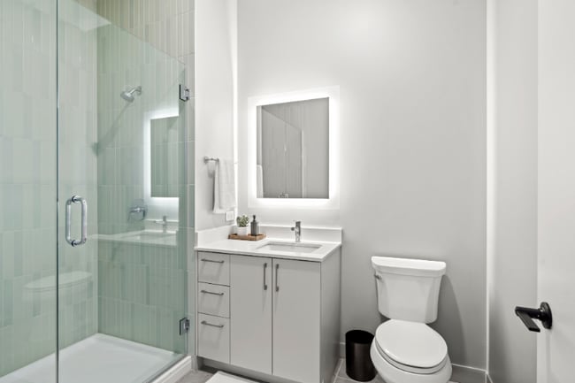 Building Photo - 1198 W Van Buren St