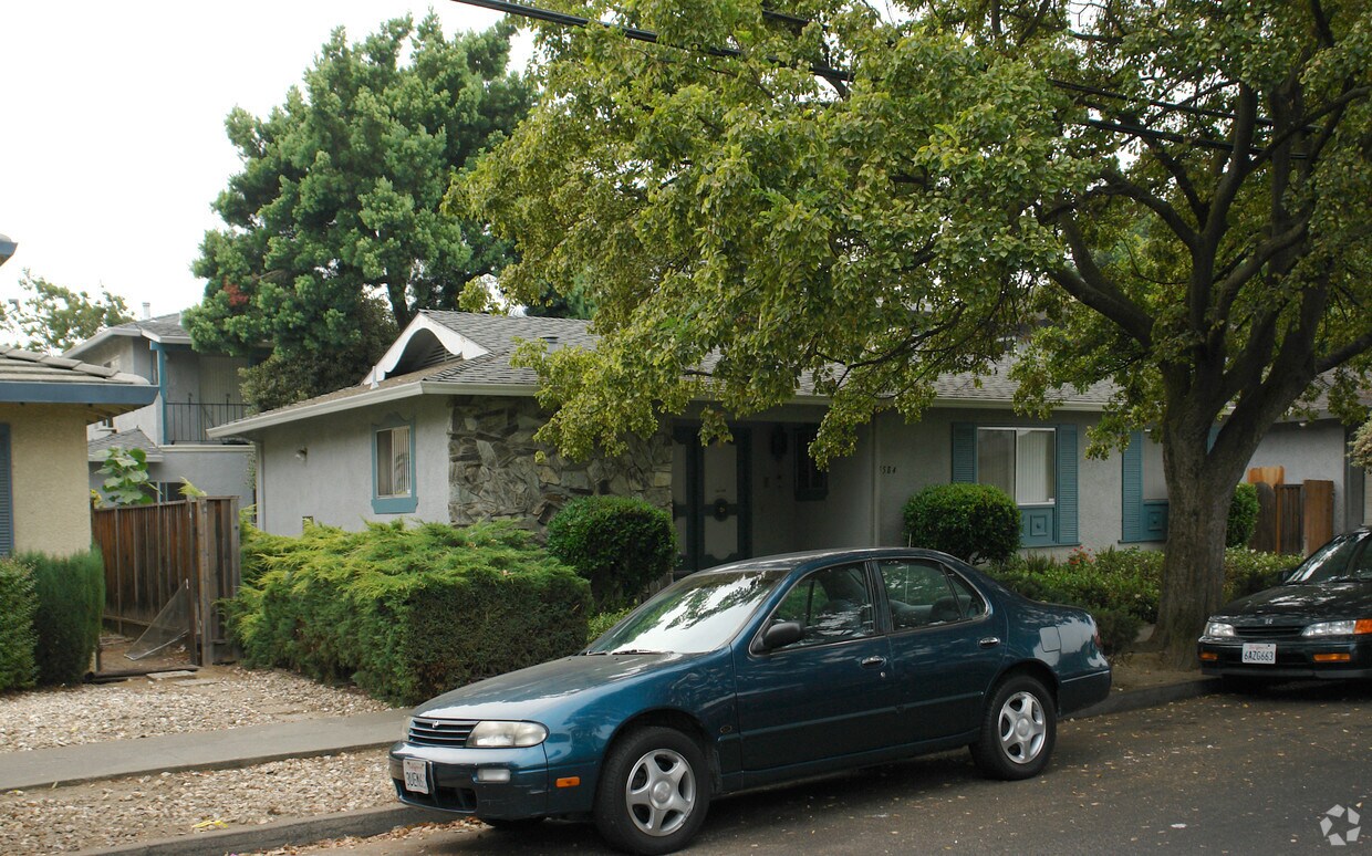 Foto principal - 1584 Mendenhall Dr