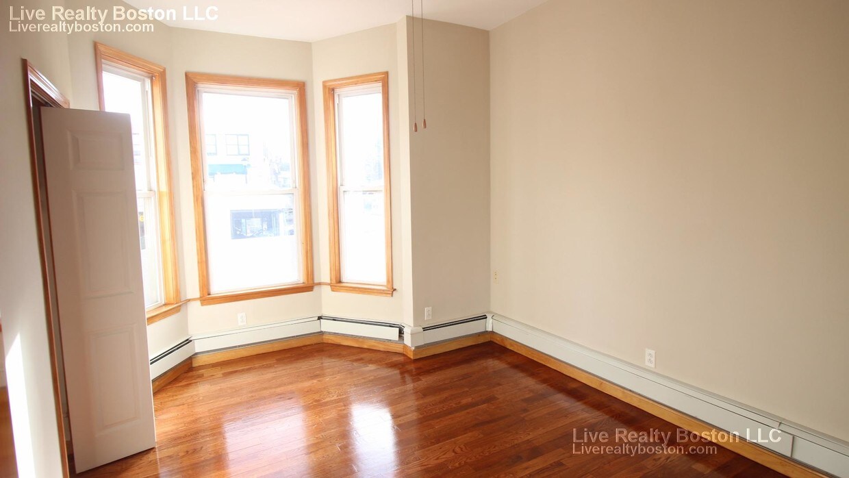 Primary Photo - 465 Cambridge St