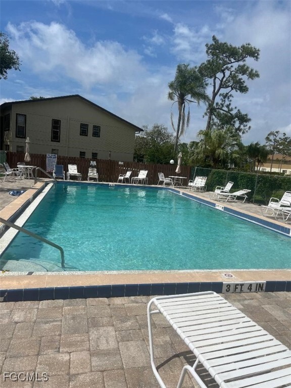 Foto del edificio - 5707 Foxlake Dr