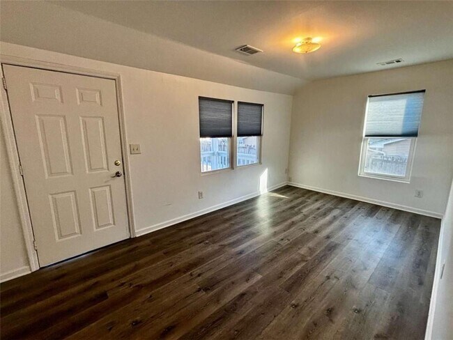 Foto del edificio - 424 Northdale Rd