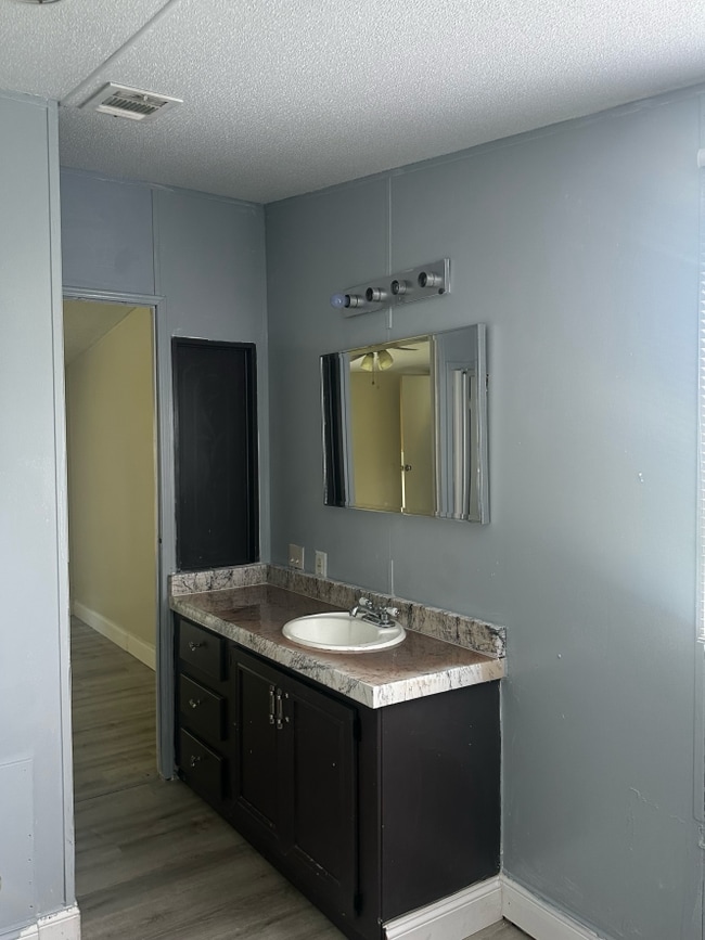 Building Photo - 1060 Piercewood Pt