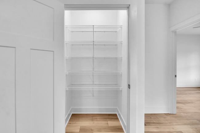 Building Photo - 7413 Westridge Dr