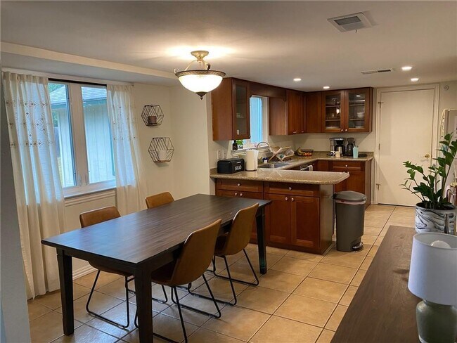 Foto del edificio - 3201 Canter Ln