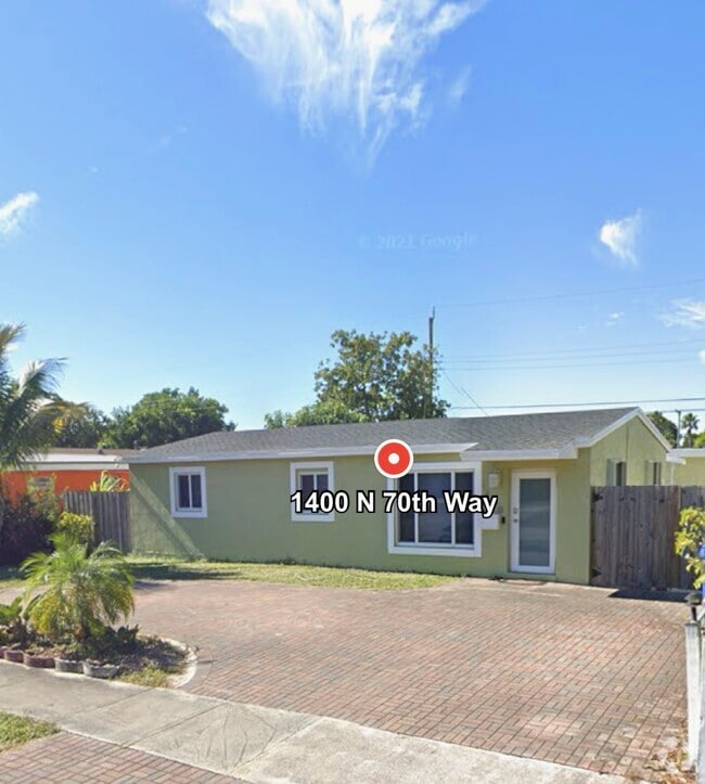 Building Photo - 1400 N 70th Way