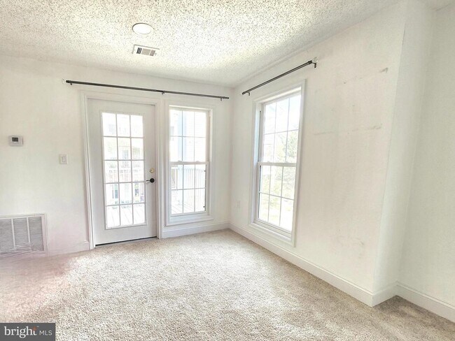 Building Photo - 20991 Timber Ridge Terrace