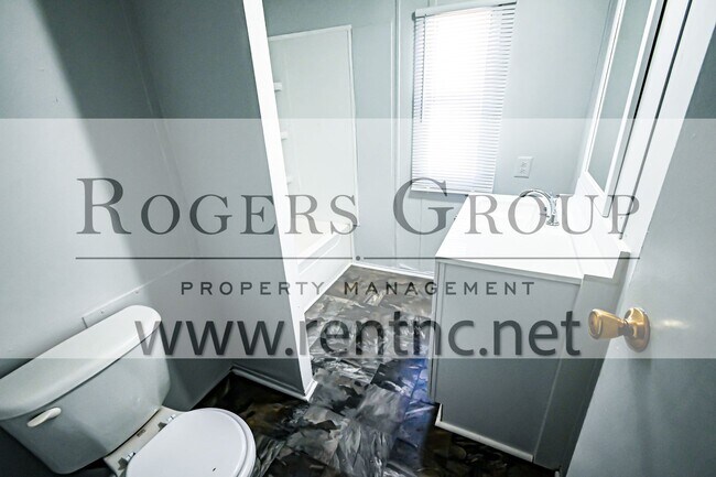 Foto del edificio - 3832 Bridges Rd