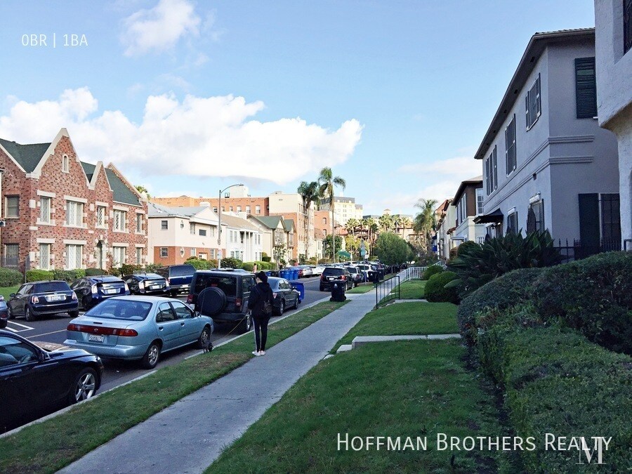 Building Photo - 654 S Dunsmuir Ave