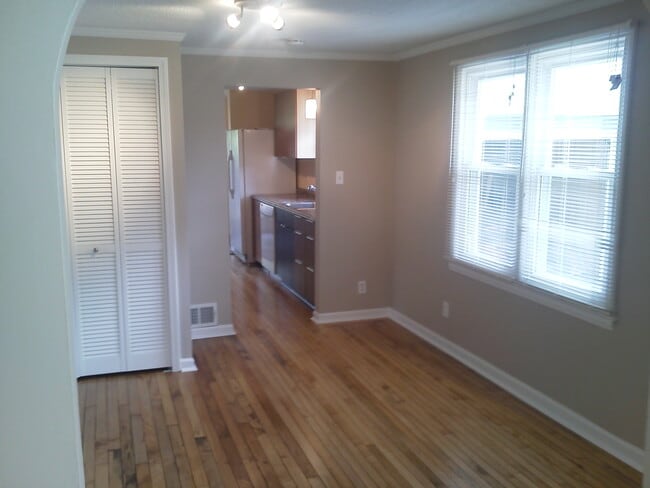 Dining Room - 2014 Guthrie Ave