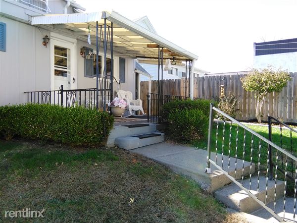 Building Photo - 3013 Watson Blvd