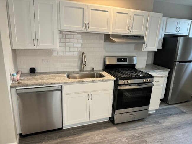 Foto del edificio - 3 Bed- 1 Bath  Single Family Home- Clevela...