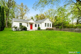 Building Photo - 33 Circle Dr