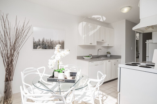 Building Photo - Central Plaza