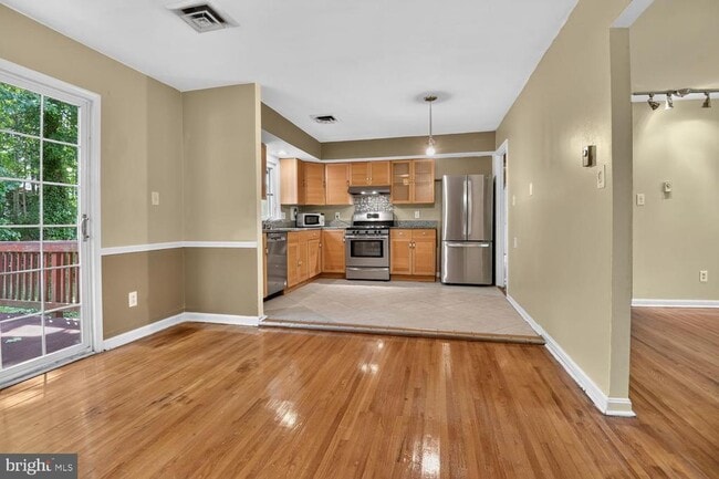 Building Photo - 3409 Beverly Dr