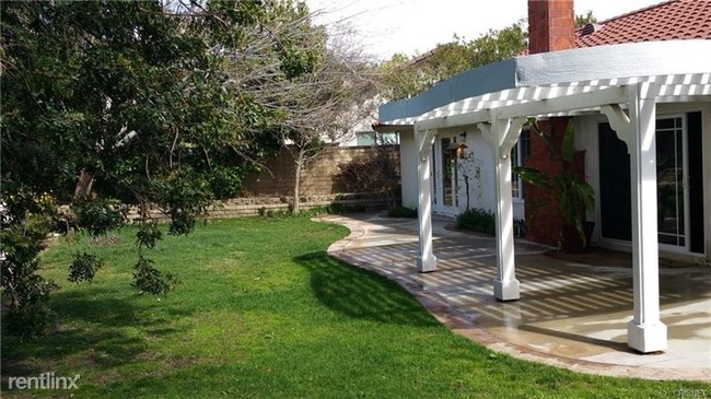 Building Photo - 25389 Cariz Dr