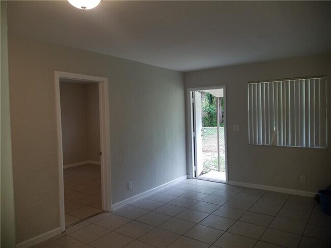 Foto del edificio - 418 NW 13th Ave