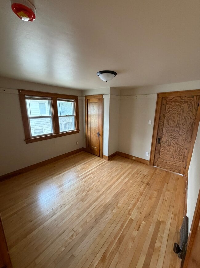 Building Photo - 2225 S 82nd St