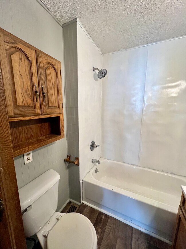 Building Photo - 2Bed/1Bath House